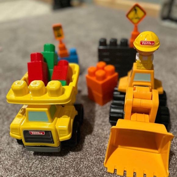 Tonka Truck mighty construction building set - Picture 1 of 3
